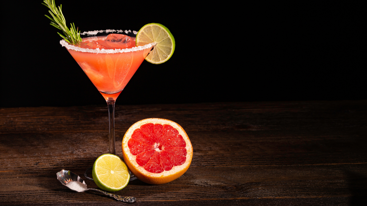 Candles and Cocktails: Perfect Pairings for a Cozy Night In