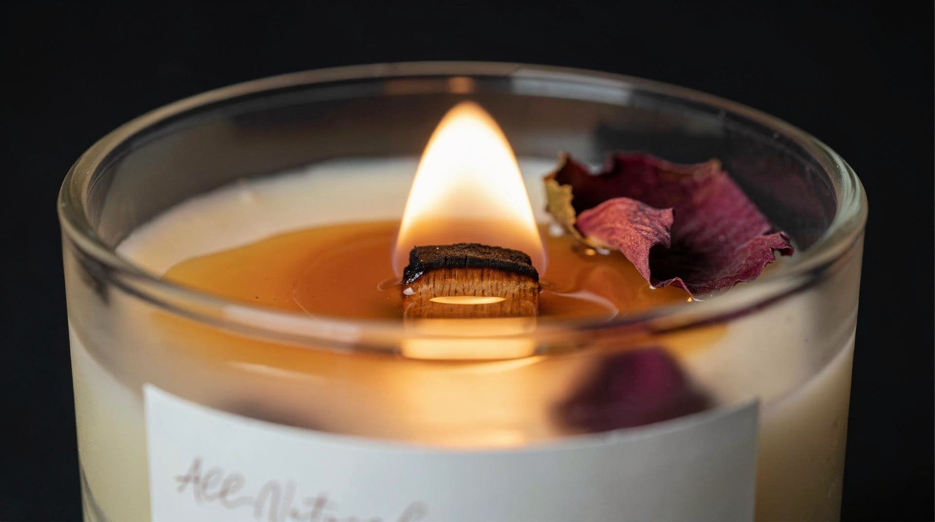 What Makes a Candle Hypoallergenic? The Ingredient Checklist Doctors Actually Recommend