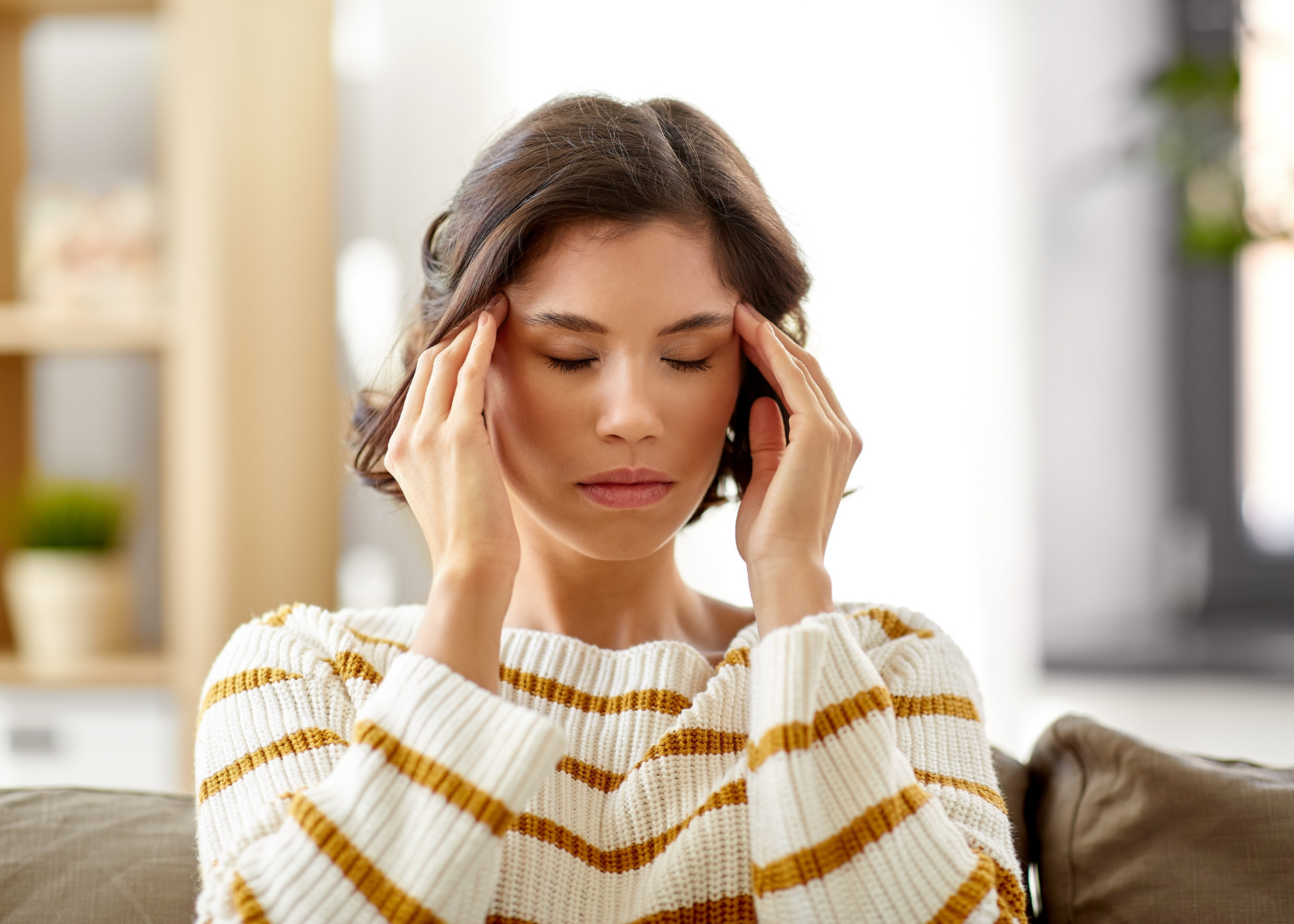 Do Scented Candles Make Your Head Spin? Understanding the Potential Headache Triggers