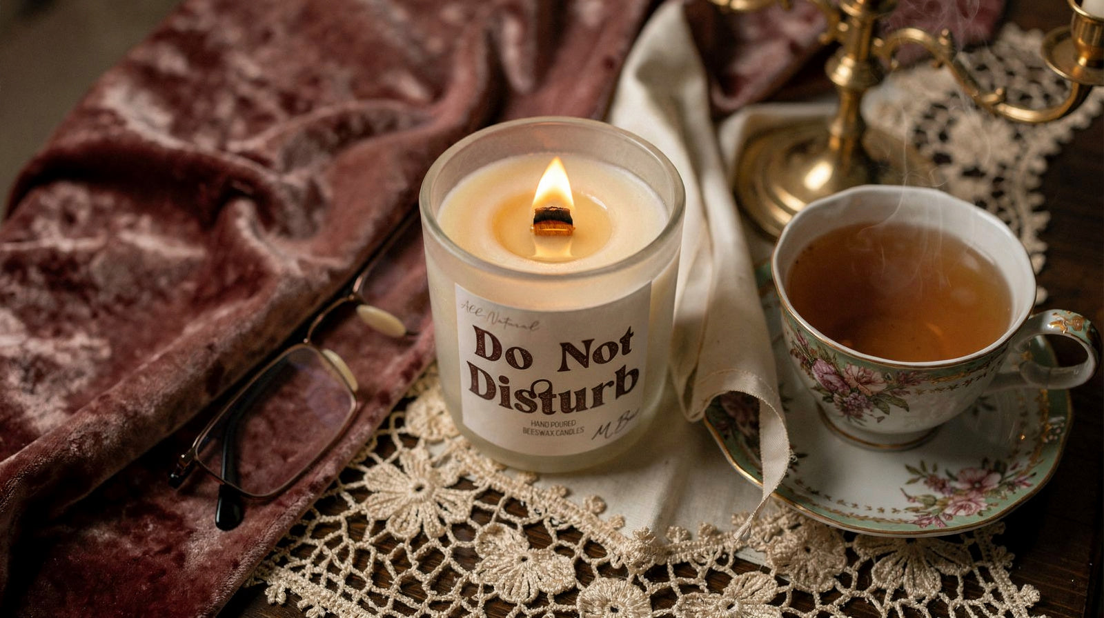 Best Candles for a One-Bedroom Apartment in 2026: A No-Fluff Small-Space Scent Guide - MBur Candle Co.